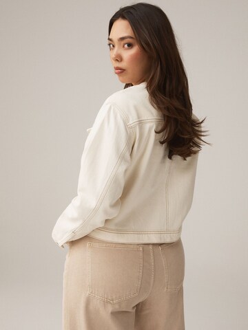 Next Tussenjas in Beige