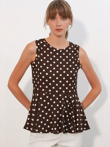 Bigdart Blouse in Bruin: voorkant