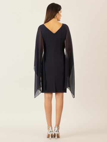 APART Kleid in Blau
