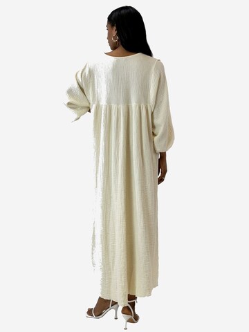 Elara Kleid in Beige