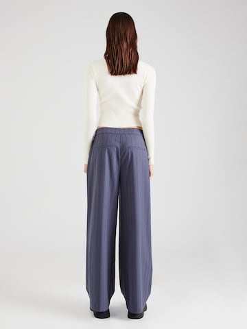 b.young Flared Pleat-Front Pants 'BY EFFANIA' in Blue