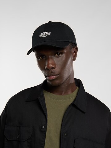 DICKIES Кепка 'ESSENTIAL' в Черный: спереди