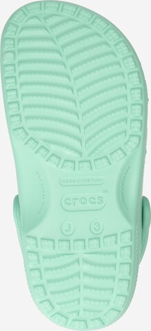 Chaussures ouvertes 'Classic' Crocs en vert