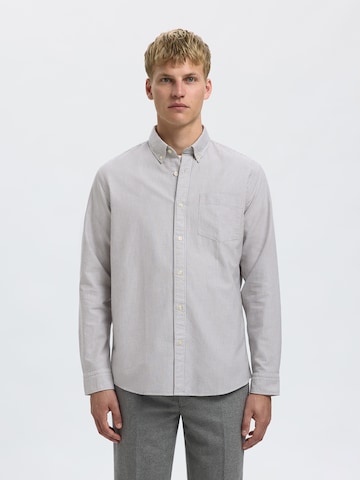 Coupe regular Chemise 'SLHRICK' SELECTED en gris : devant