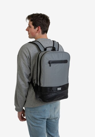 OAK25 Backpack 'Luminant' in Grey: front