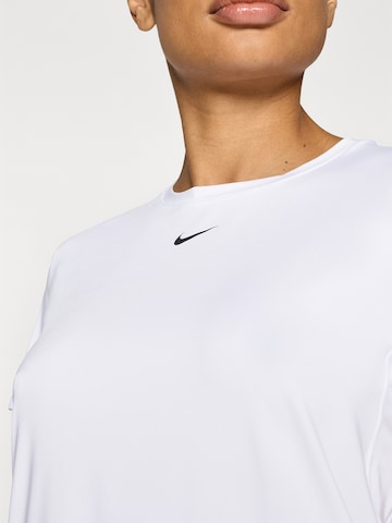 T-shirt fonctionnel 'One Classic' NIKE en blanc