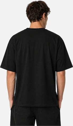 VRSC Shirt in Black: front