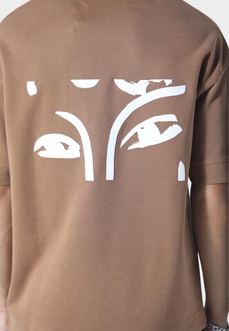 Irasuto Studios T-Shirt 'Saraisu' in Braun