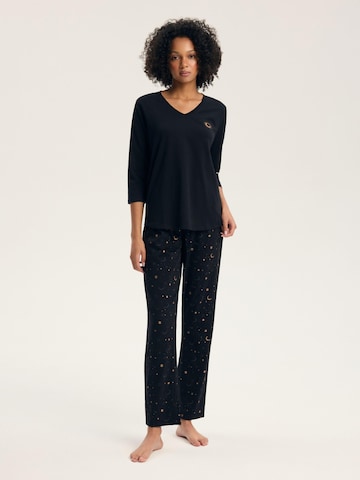 Henderson Pajama 'Pyjama Set bequem Baumwolle 3/4-Arm V-Ausschnitt mit Print Gilly' in Black: front