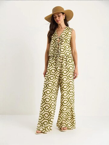 Completo pantalone di Bianco Lucci in giallo