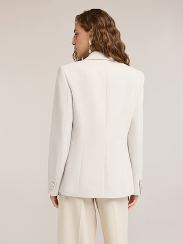 MOTIVI Blazer in White