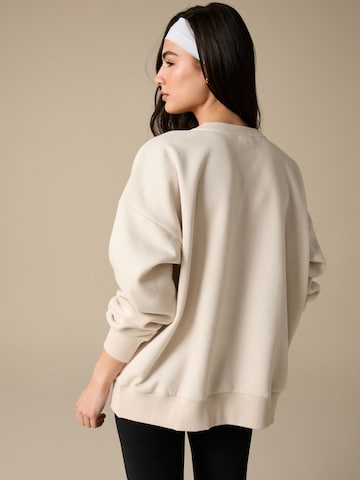 Bluză de molton de la Lipsy pe bej