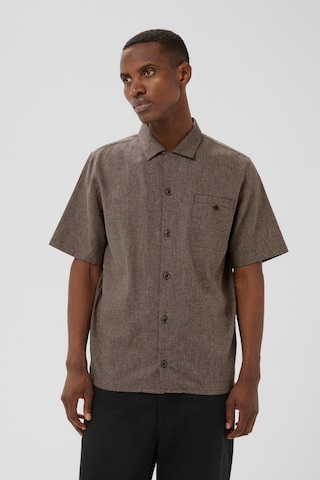 Coupe regular Chemise 'MAflint Heritage' Matinique en marron : devant