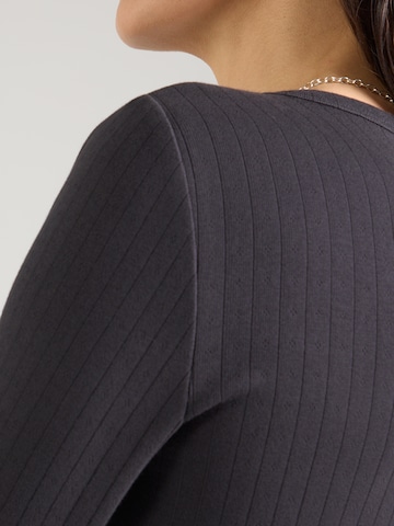 rosemunde - Camiseta 'RWBelmo' en negro