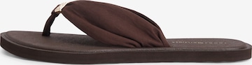TOMMY HILFIGER Босоножки через палец 'SCANDI' в Коричневый: спереди