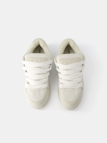 Bershka Platform trainers in White