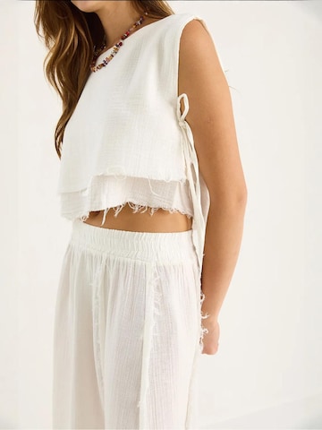 Tailleur di Bianco Lucci in beige