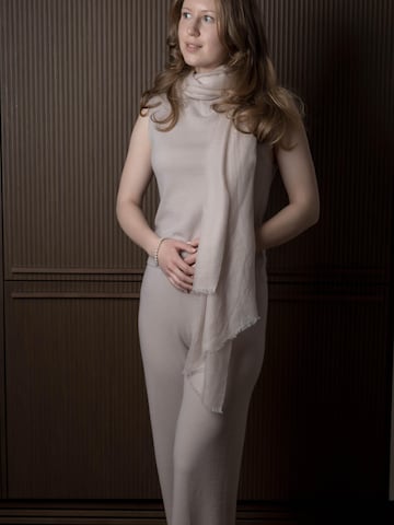 Fiora Muse Stickad väst i beige
