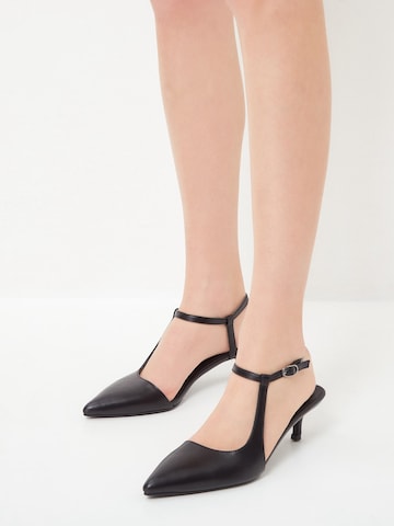 CESARE GASPARI Pumps in Schwarz