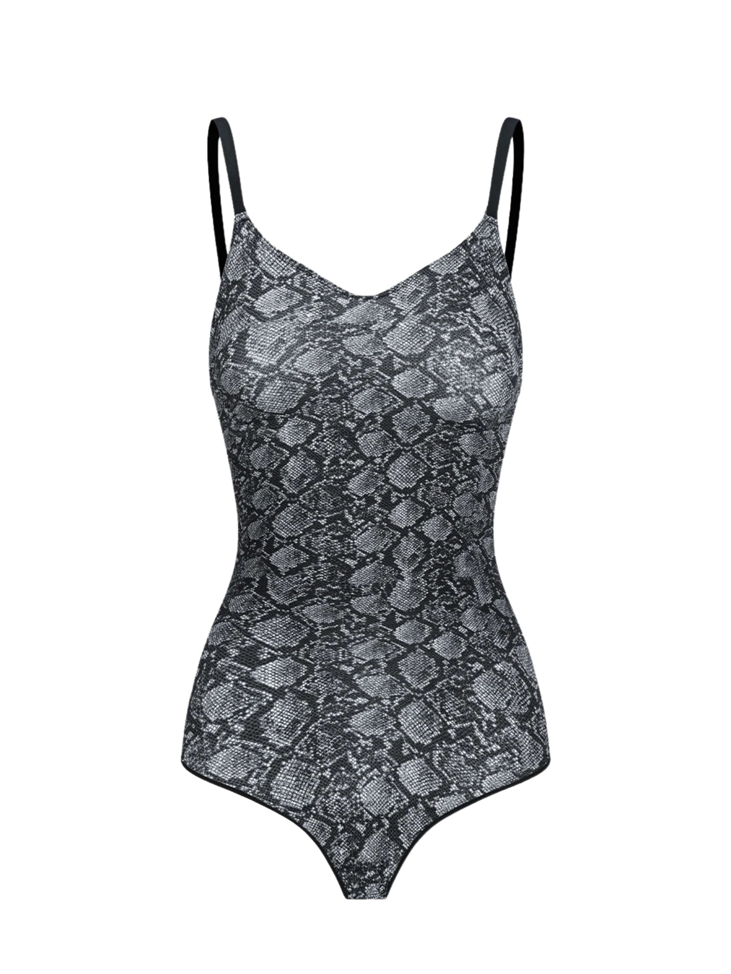 Body modellante 'Sculpting Shapewear mit String' di cfab (formerly creamy fabrics) in grigio: frontale