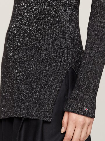 TOMMY HILFIGER Sweater in Black