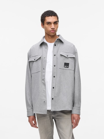 Coupe regular Chemise KARL LAGERFELD JEANS en gris : devant