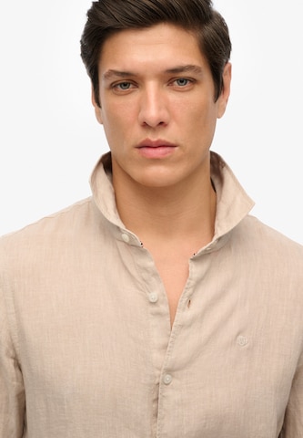 Coupe regular Chemise 'Vacation' Superdry en beige