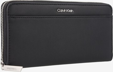 Portamonete 'CK Must' di Calvin Klein in nero