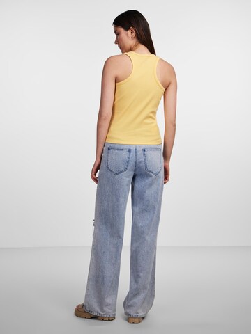 PIECES Top 'RUKA' in Yellow