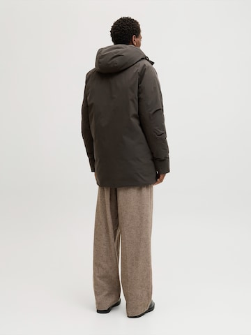 JACK & JONES Χειμερινό παρκά 'JJEWOOD' σε καφέ