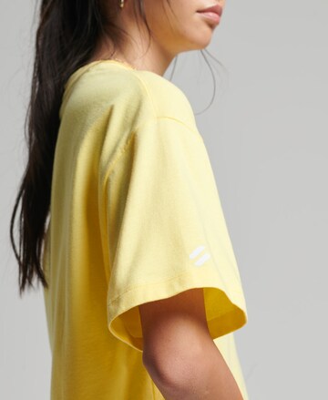 T-shirt 'Code Core' Superdry en jaune