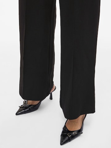 Wide Leg Pantalon à pince 'VIWinnie' VILA en noir