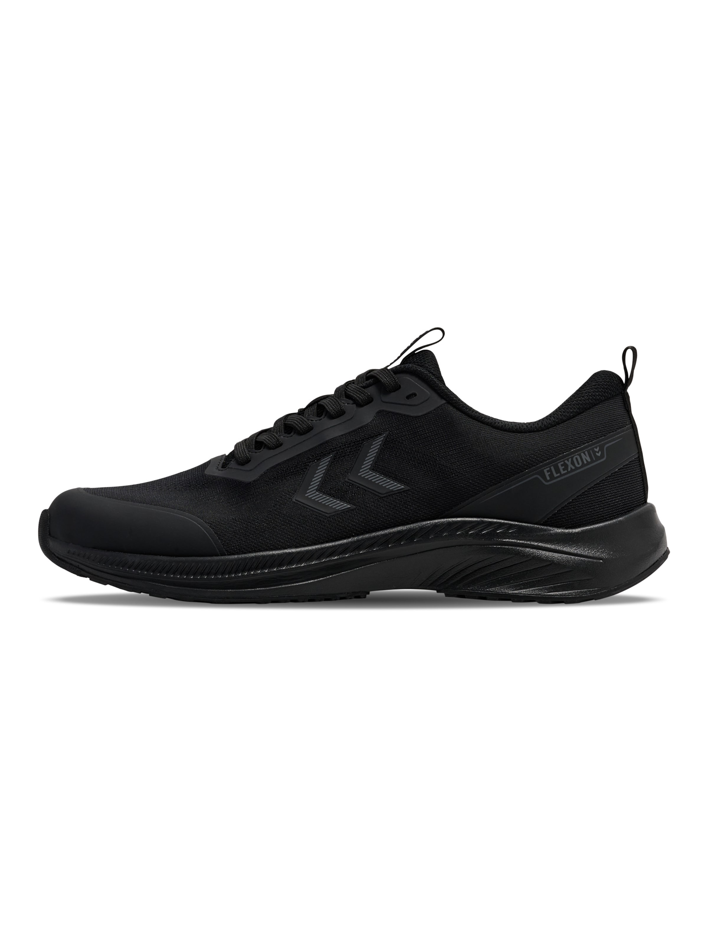 Baskets basses Hummel en noir : devant
