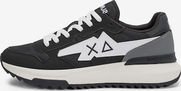 Baskets basses 'Niki 2.0' SUN68 en noir : devant