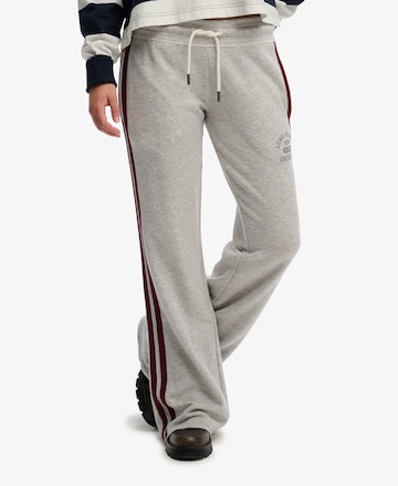 évasé Pantalon 'Athletic Essentials' Superdry & Co en gris : devant