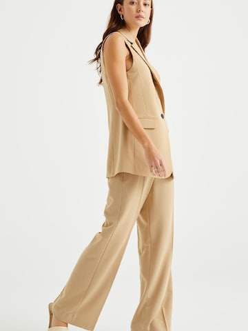 WE Fashion Loose fit Pleated Pants in Beige