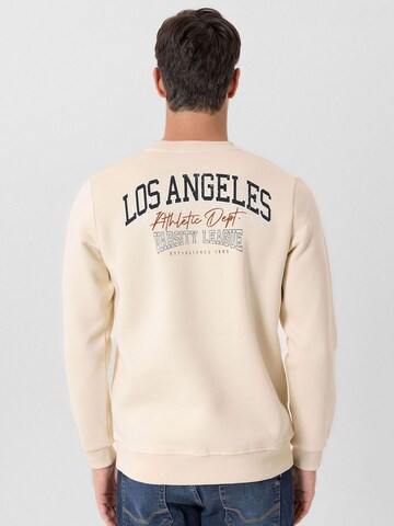 Jacey Quinn Sweatshirt in White: front
