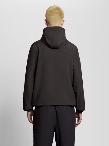 Lyle & Scott Between-season jacket in Black