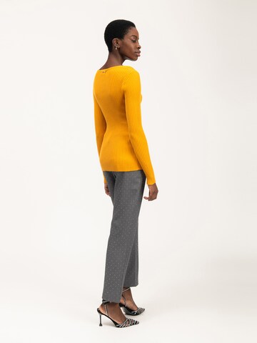 Influencer Sweter w kolorze żółty