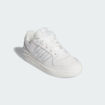 ADIDAS ORIGINALS - Zapatillas deportivas 'Forum' en blanco