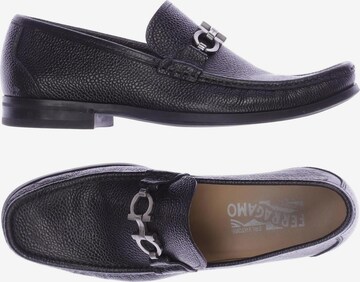 Salvatore Ferragamo Flats & Loafers in 40,5 in Black: front