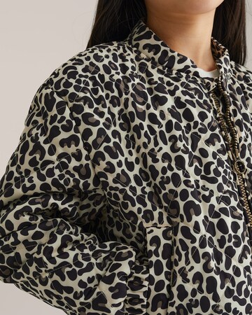 WE Fashion Between-season jacket in Beige