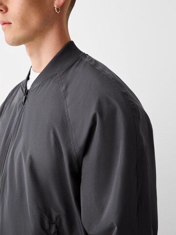 Bershka Overgangsjakke i grå