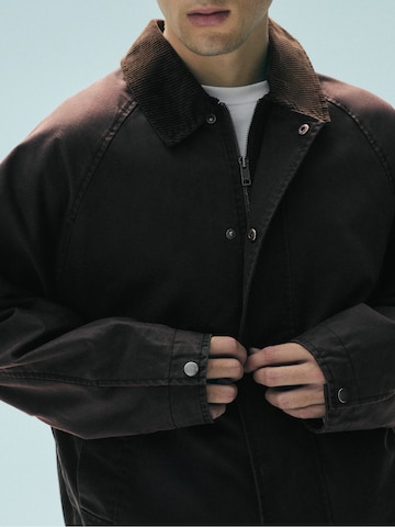 Giacca di mezza stagione di Pull&Bear in marrone