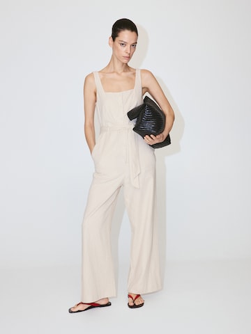 Tuta jumpsuit di MANGO in beige: frontale