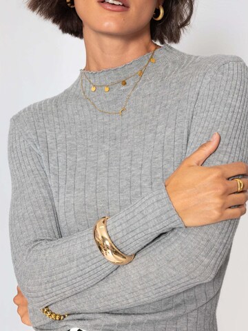 SASSYCLASSY Shirt‌‌‌‌‌‌‌ in Grau
