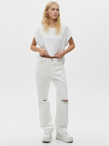 Pull&Bear Regular Jeans in White: front