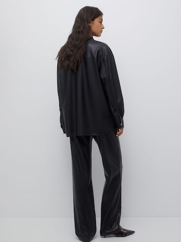 Pull&Bear Blouse in Black