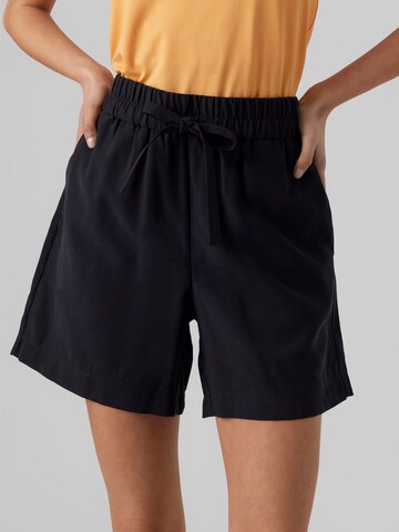 VERO MODA Loosefit Shorts 'Carmen' in Schwarz