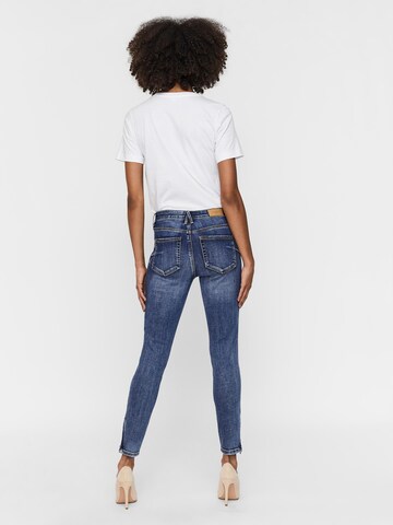 Skinny Jeans 'Tilde' de la VERO MODA pe albastru